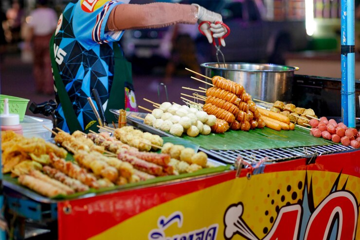 A Foodie’s Guide to Sampling Street Food in Bangkok’s Markets